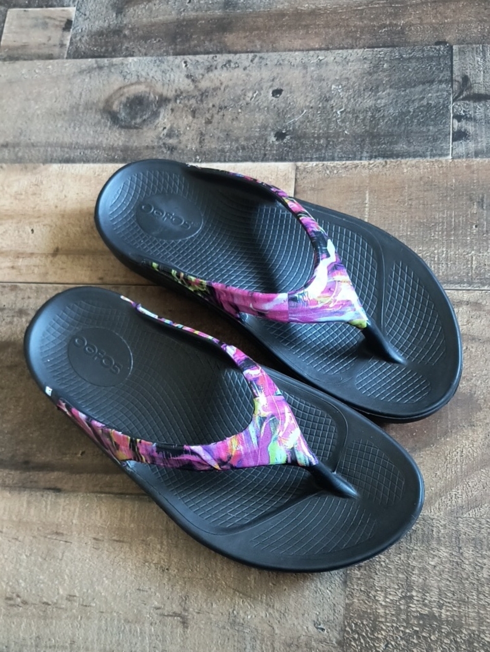 Oofos Oolala Luxe Sandals Pink Multi Color Thong Sandals Sz 6 Women's